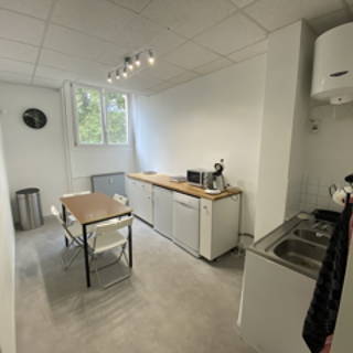 Bureau privé 13 m² 1 poste Location bureau Rue Christian Lacouture Bron 69500 - photo 6